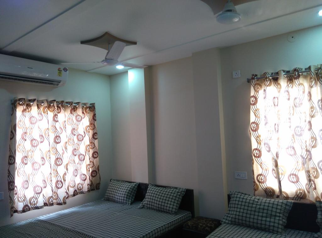 Mansarovar Guest House Удджайн Экстерьер фото