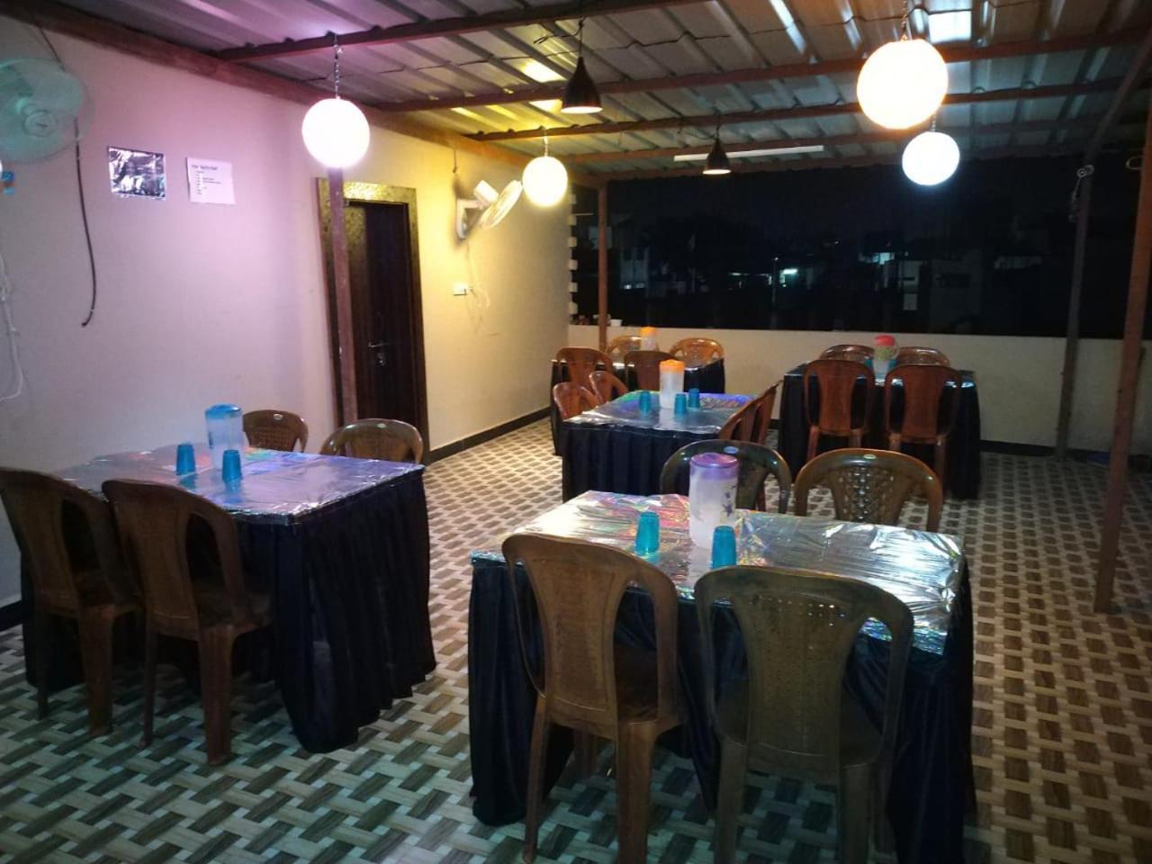 Mansarovar Guest House Удджайн Экстерьер фото